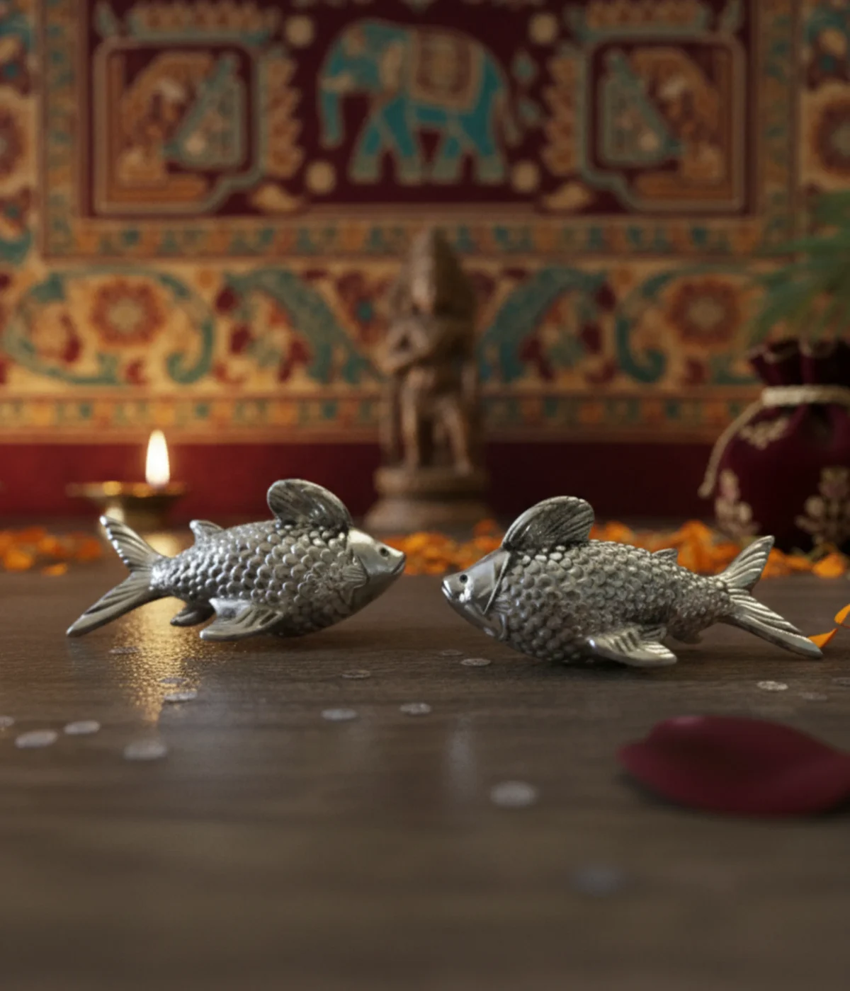 Pair of 28.6g silver fishes with detailed scales and fins for Vastu and wedding gifting.