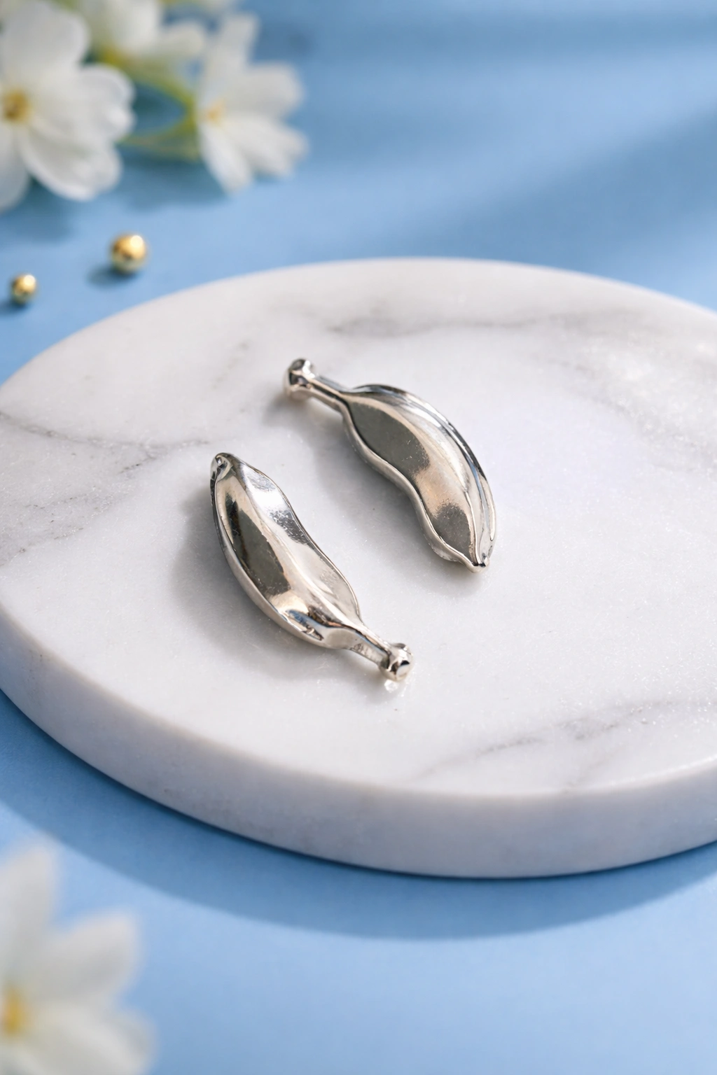 Silver Banana Devotional Piece (A-10)